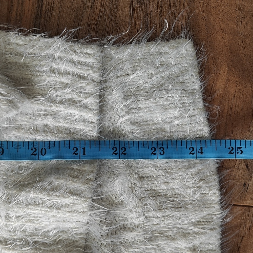 EUC Fuzzy Foldover Off-shoulder Sweater - Picture 4 of 8